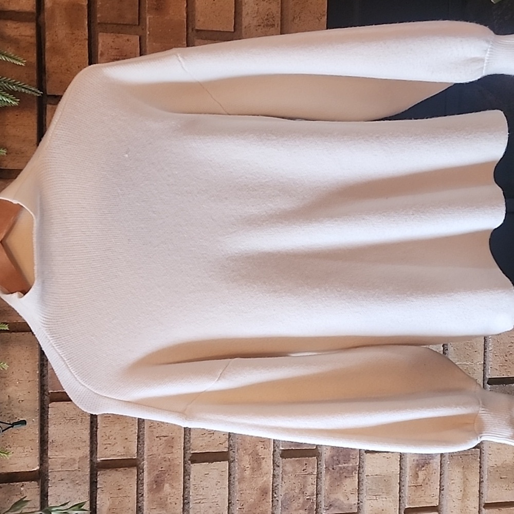 VICI Mock Neck Dreamy Sweater in Excellent Condition